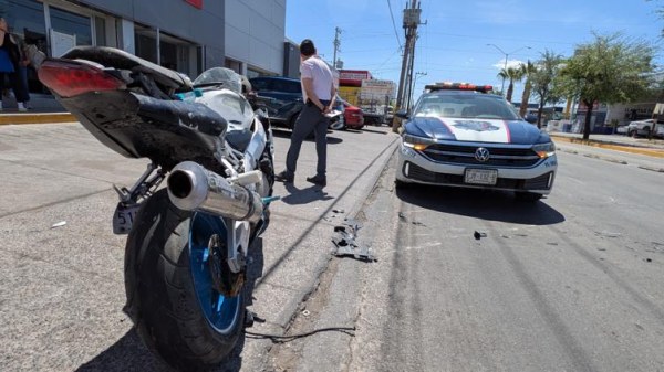 Motociclista queda lesionado tras choque en la Vallarta