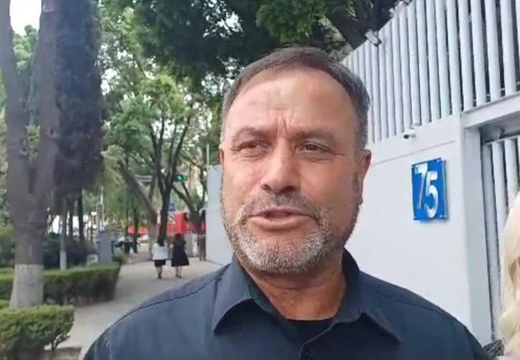 Denuncia Adrián LeBarón que sicarios se metieron a casa de su familia