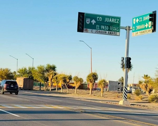 Colocan primeros semáforos en Villa Ahumada