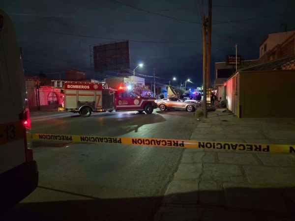 Fallece al chocar con poste