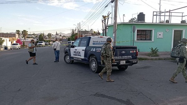 Lo apuñalan para robarle su auto en la Campesina