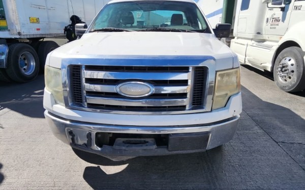 Irrumpe en Aduana gritando que lo querían secuestrar