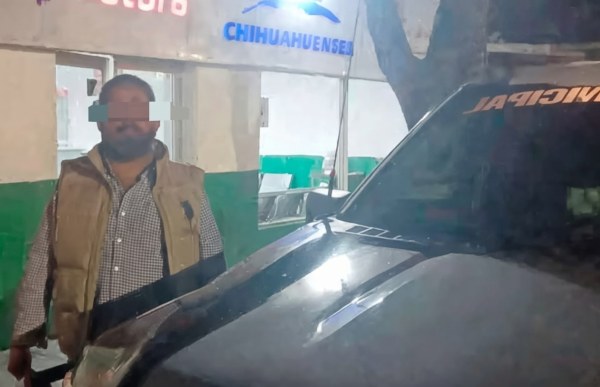 Lo dejan en carretera tras bajarlo de camión