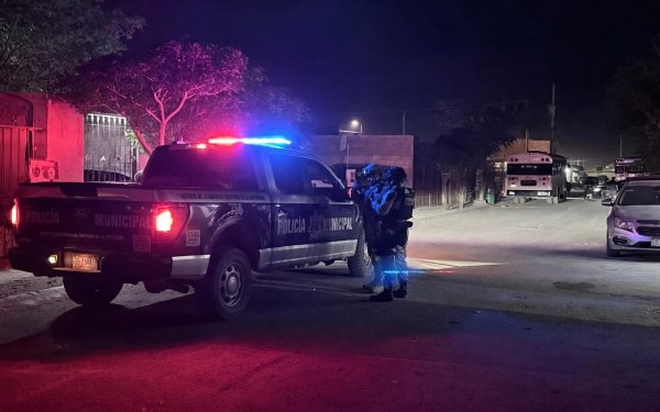 Lo balean en Portal del Roble