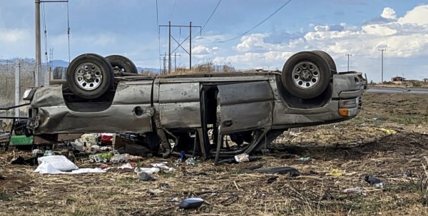 Trágica volcadura : muere mujer en  accidente