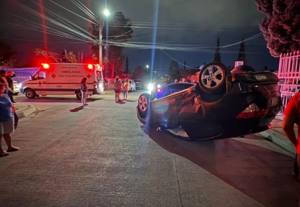 Fuerte choque en la Otilio Montaño