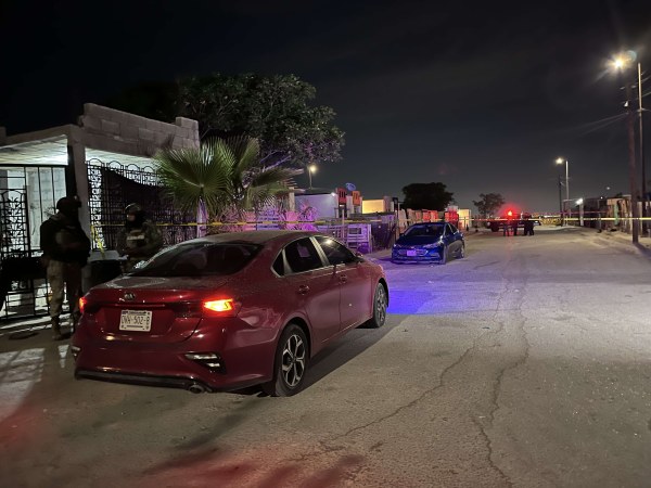 Sicarios entran a casa y ejecutan a dos