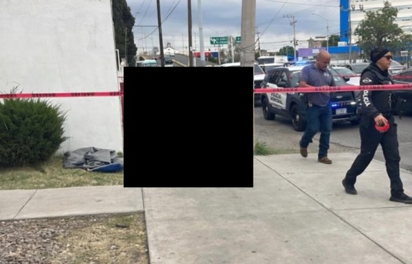 Se desploma y muere en el centro
