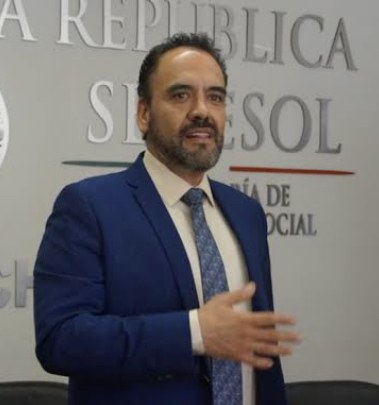 Loera condena arrestos por mural contra Cruz