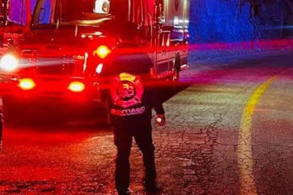 Muere bebé y ocho resultan heridos tras volcadura de camioneta
