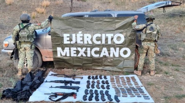 Ejército asegura armamento y equipo táctico en Moris