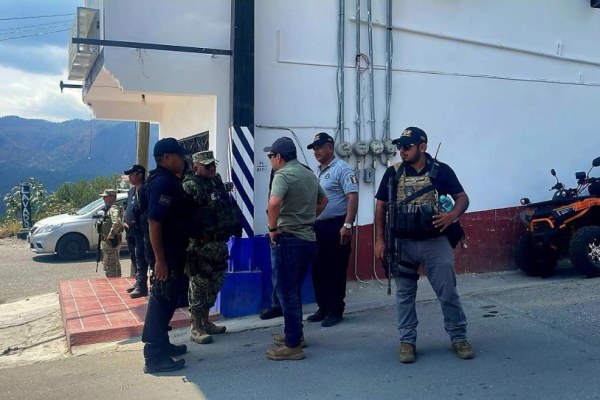 Localizan con vida al alcalde de Taxco y a su padre