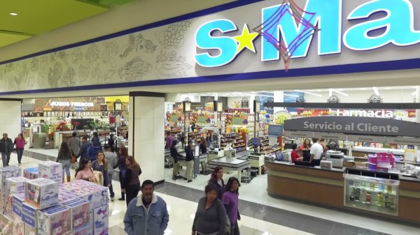 Reportan cierre de Smart de plaza Sendero