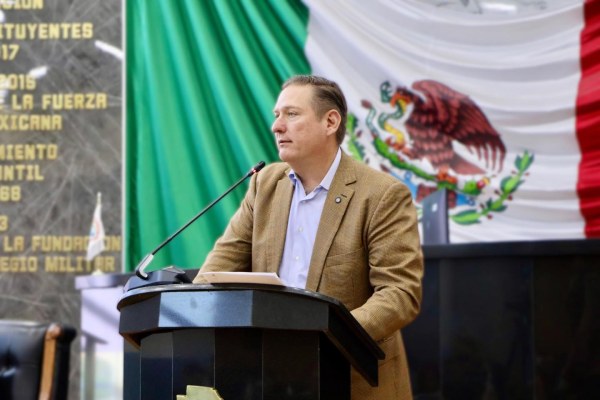 Se queja Olson de exclusión en reunión de aspirantes por alcaldía