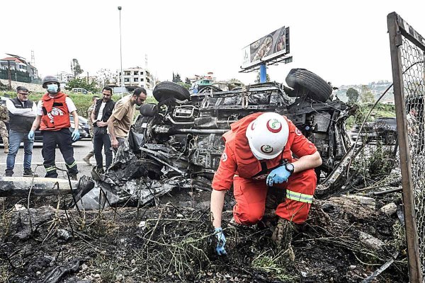 Israel ataca sur de Líbano y Hezbolá lanza misiles