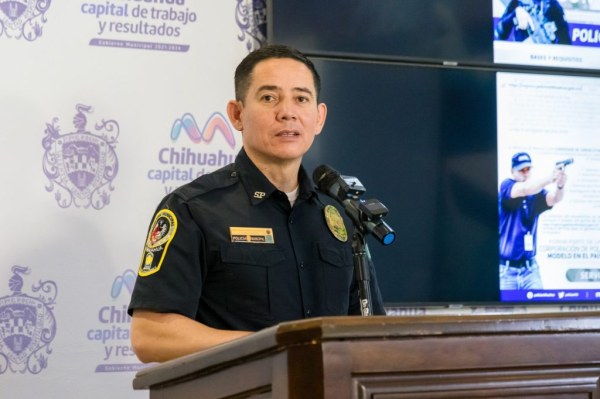 Investigan a policías por robo de gasolina