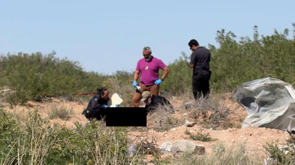Calcinan a mujer en baldío