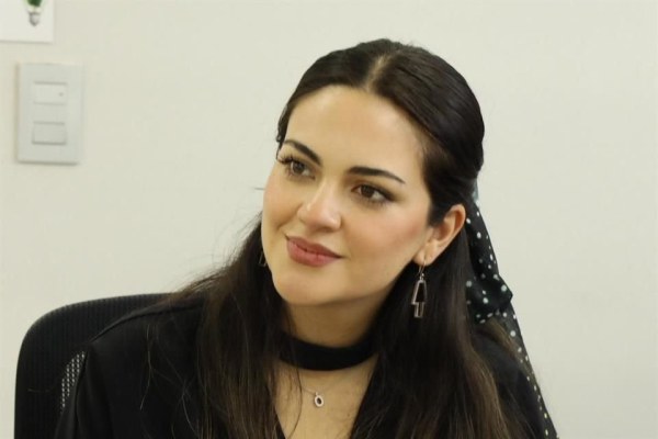 Pide Andrea Chávez licencia en el senado