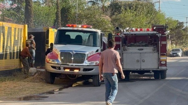 Se incendia tráiler en depósito de la Lombardo Toledano