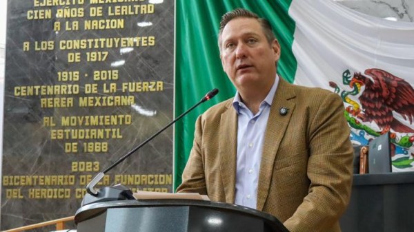 Proponen inscribir en letras doradas el nombre de Francisco Barrio en el Congreso