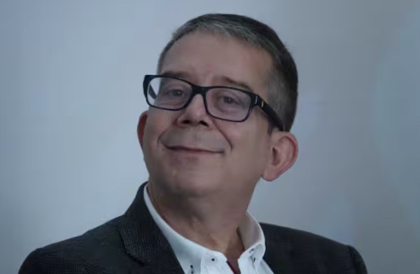 Villamil en escándalo por 