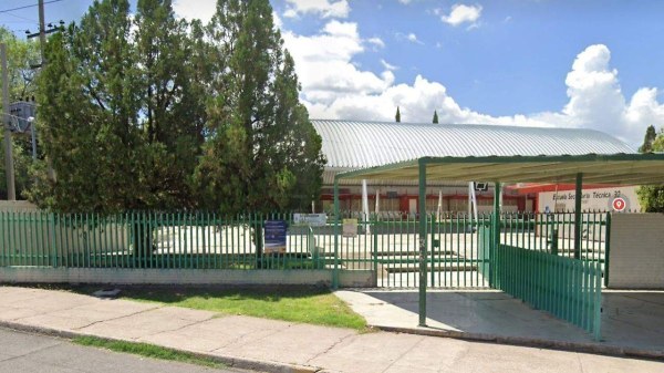 Se intoxica menor en secundaria