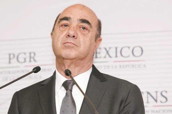 Reportan delicado a Jesús Murillo Karam tras sufrir derrame cerebral