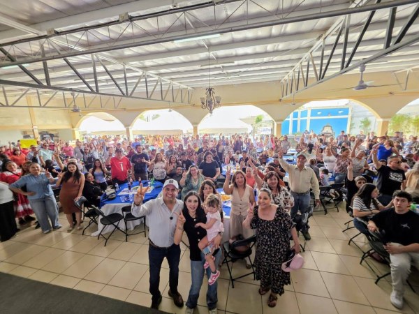 Se reúne Alan Falomir con más de mil simpatizantes