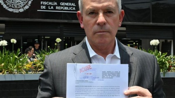 Denuncian ante la FGR a Ebrard