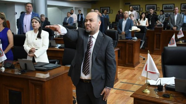 Rinde protesta nuevo juez penal