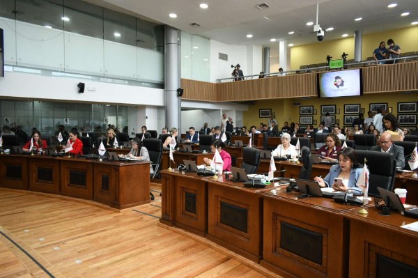 Rechaza Congreso llamar a comparecer a Maru Campos