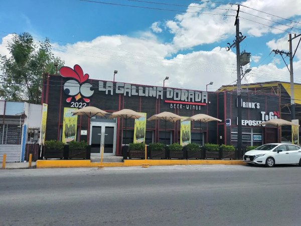 Cocinero decapita a su ex pareja en restaurante y ataca a policías