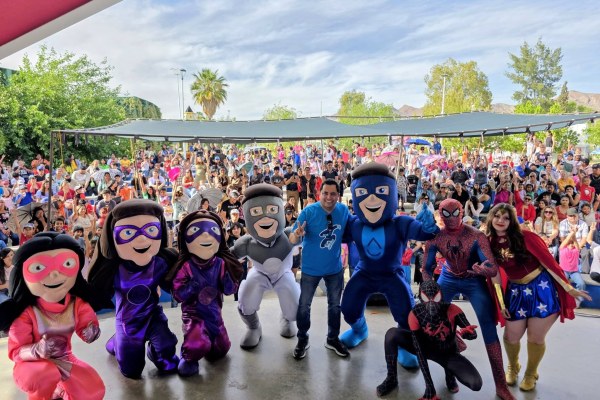 Festejan aguardianes día de la niñez en El Colibrí