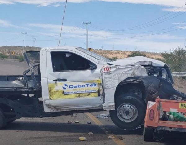 Queda grave tras volcadura en vía corta