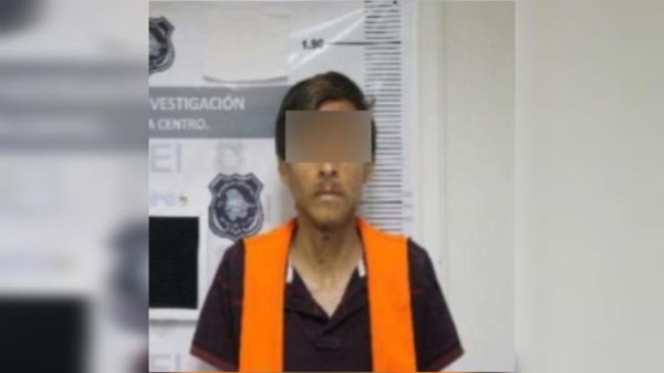 Lo detienen dentro de Farmacia del Ahorro