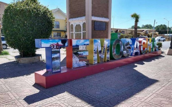 Tumban poste centinela en Temósachic