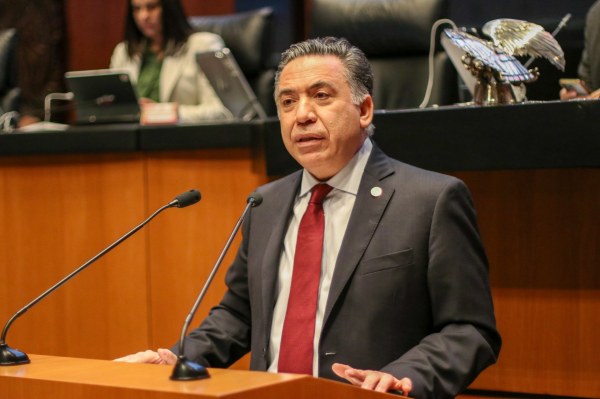 EU va tras senador que exigió sancionar a Maru Campos