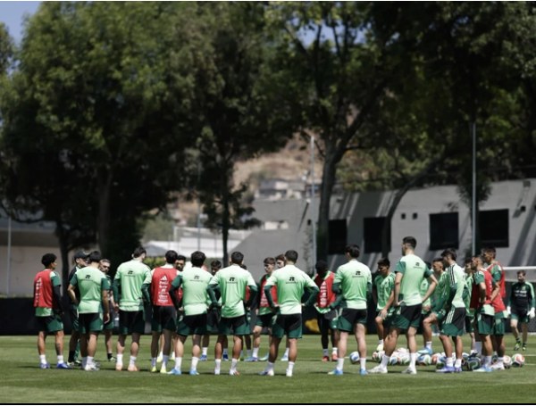 Aguirre blinda al Tri