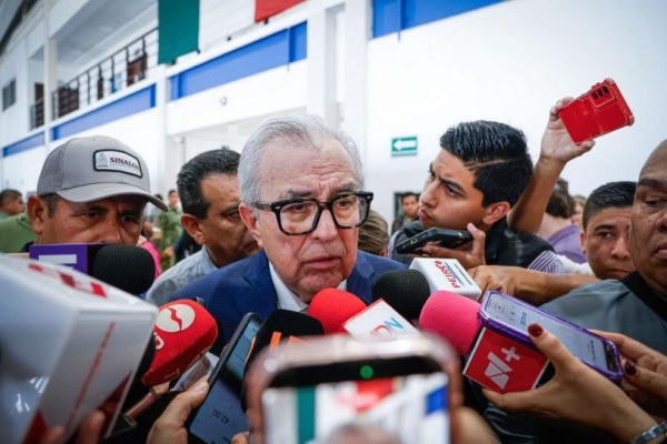 Respaldan alcaldes de Sinaloa a Rocha Moya