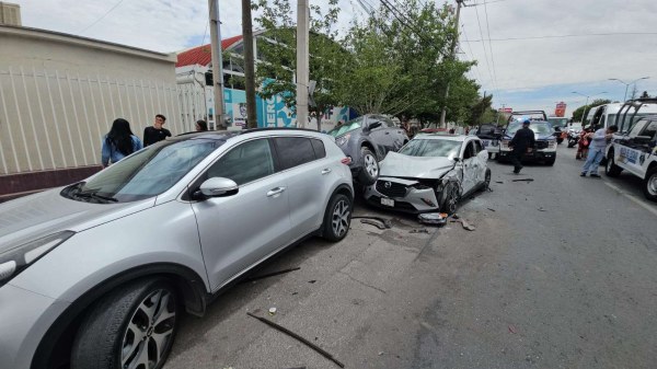 Atropello y carambola en la Tecnológico