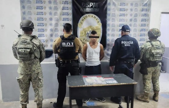 Detienen a hombre con 10 envoltorios de cristal