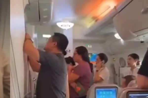 Terror en avión: atrapados 373 pasajeros por 10 horas