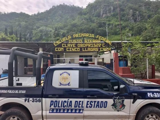 Vuelca patrulla estatal en Cinco Llagas