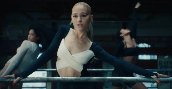 Anuncian pausa en la carrera pública de Ariana Grande