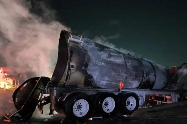 Mueren cuatro en explosión de pipa