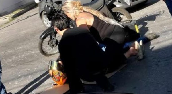 Motociclista queda lesionado tras choque