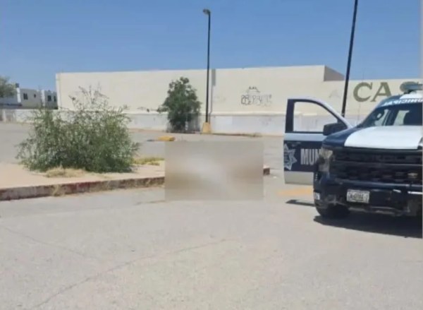 Muere en estacionamiento de antigua tienda