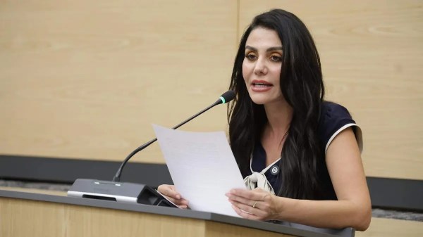 Nayeli Salvatori anuncia el fin de programa y su salida temporal de redes sociales