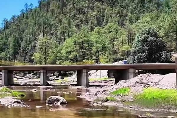 Inauguran dos puentes en zona de Cascada de Cusárare