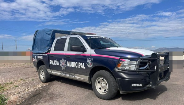 Mujer golpea con bat a su padre en la cabeza